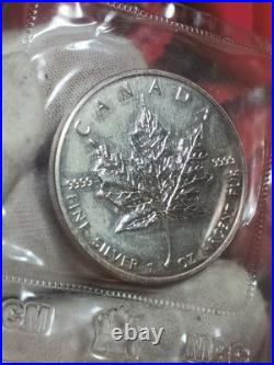 1989 1 Oz $5.9999 Fine Silver Canada Maple Leaf In Original Plastic Casing
