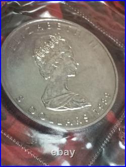 1989 1 Oz $5.9999 Fine Silver Canada Maple Leaf In Original Plastic Casing