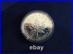 1989 Canada $5.00 Maple Leaf Gem BU One Ounce. 9999 Fine Silver E6102