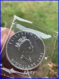 1993 $5 CANADA SILVER MAPLE LEAF Actual image of coin in original unopened pack