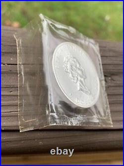 1993 $5 CANADA SILVER MAPLE LEAF Actual image of coin in original unopened pack