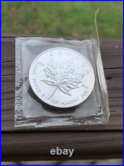 1993 $5 CANADA SILVER MAPLE LEAF Actual image of coin in original unopened pack