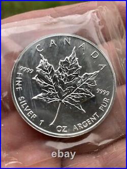 1993 $5 CANADA SILVER MAPLE LEAF Actual image of coin in original unopened pack