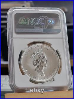 1997 1oz Canadian Maple Leaf Silver Bullion coin EXTREMELY RARE Graded NGC MS66