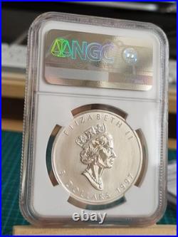 1997 1oz Canadian Maple Leaf Silver coin FRESH GRADED BY NGC MS68 Extremely Rare 1997 1oz Canadian Maple Leaf Silver coin FRESH GRADED BY NGC MS68 Extremely Rare