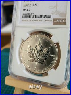 1997 1oz Canadian Maple Leaf Silver coin FRESH GRADED BY NGC MS69 Extremely Rare