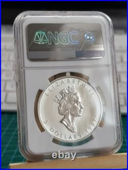 1997 1oz Canadian Maple Leaf Silver coin GRADED BY NGC MS68 Extremely Rare (2)