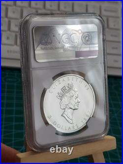 1997 1oz Canadian Maple Leaf Silver coin GRADED BY NGC MS68 Extremely Rare (2)