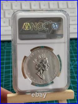 1997 1oz Canadian Maple Leaf Silver coin GRADED BY NGC MS68 Extremely Rare (2)