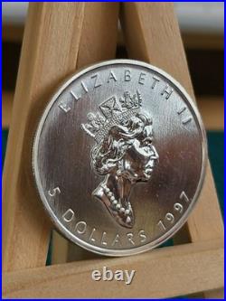 1997 VERY RARE 1oz Canadian Maple Leaf Silver Coin UNCIRCULATED AND GENUINE (25)