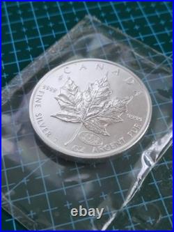 2000 1oz Canadian Maple Leaf Silver coin MILLENIUM PRIVY RCM SEALED GENUINE (2) 2000 1oz Canadian Maple Leaf Silver coin MILLENIUM PRIVY RCM SEALED GENUINE (2)