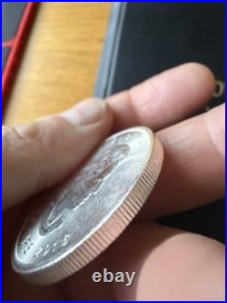 2016 Canada 1oz. Fine Silver. 9999 MAPLE LEAF Coin $5 VGC