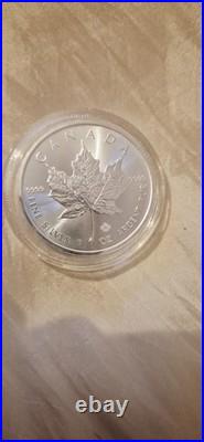 2022 Canadian Maple Leaf Silver 1oz Bullion Coin in Capsule with Queen Elizabeth