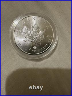 Canadian Maple Leaf Silver Coin 1oz Fine Silver Bullion. 9999 5 Dollars 2015
