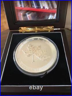IN-HAND? FAST SHIPPING 2021 10 oz Canadian Magnificent Maple Leaf in display