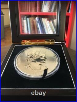 IN-HAND? FAST SHIPPING 2021 10 oz Canadian Magnificent Maple Leaf in display
