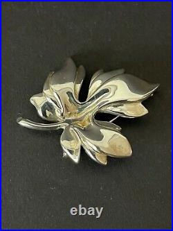 TIFFANY & CO. VINTAGE STERLING SILVER MAPLE LEAF BROOCH 10 g (0.4 oz)