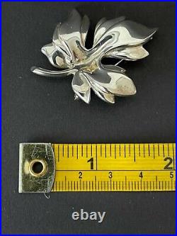 TIFFANY & CO. VINTAGE STERLING SILVER MAPLE LEAF BROOCH 10 g (0.4 oz)